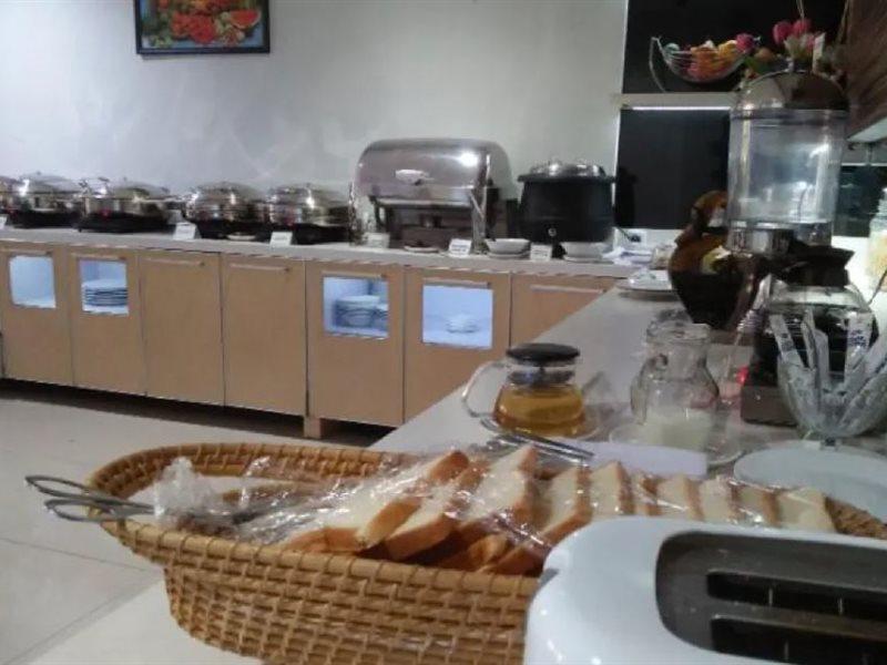 Queen City Hotel Banjarmasin Banjarmasin  Ngoại thất bức ảnh