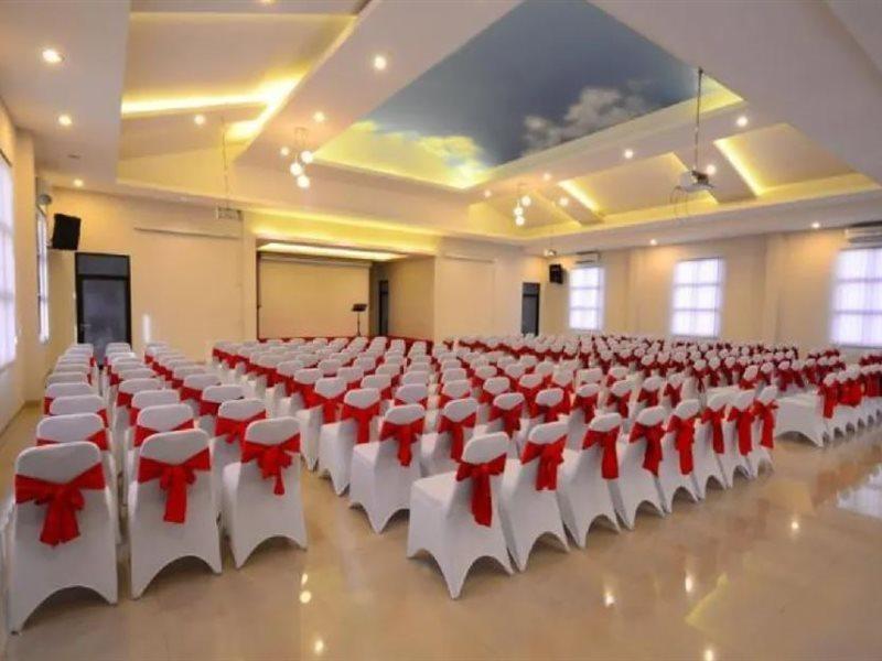 Queen City Hotel Banjarmasin Banjarmasin  Ngoại thất bức ảnh