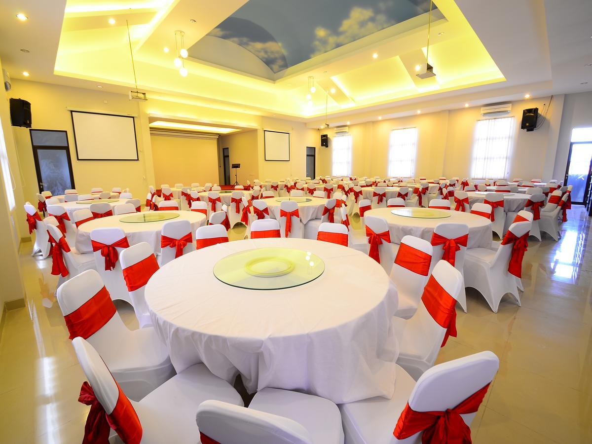 Queen City Hotel Banjarmasin Banjarmasin  Ngoại thất bức ảnh