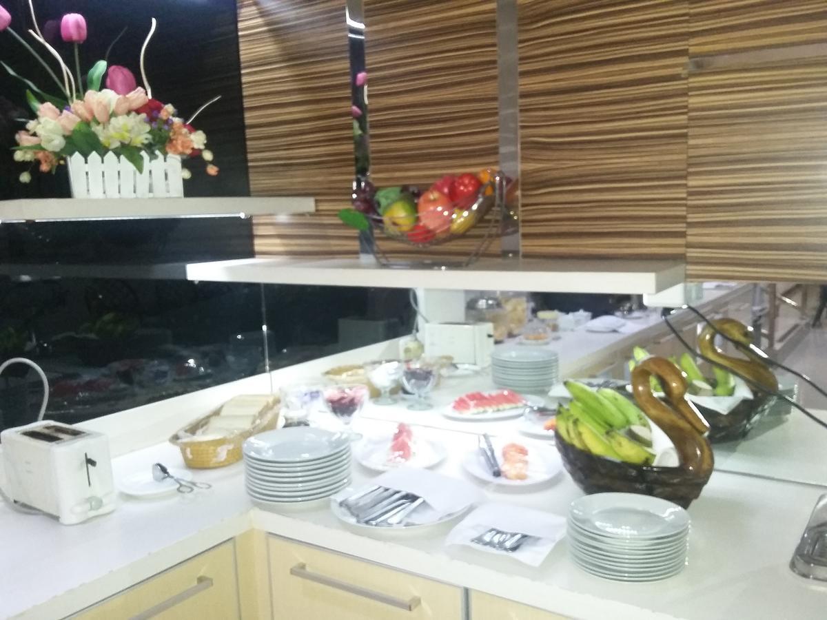 Queen City Hotel Banjarmasin Banjarmasin  Ngoại thất bức ảnh