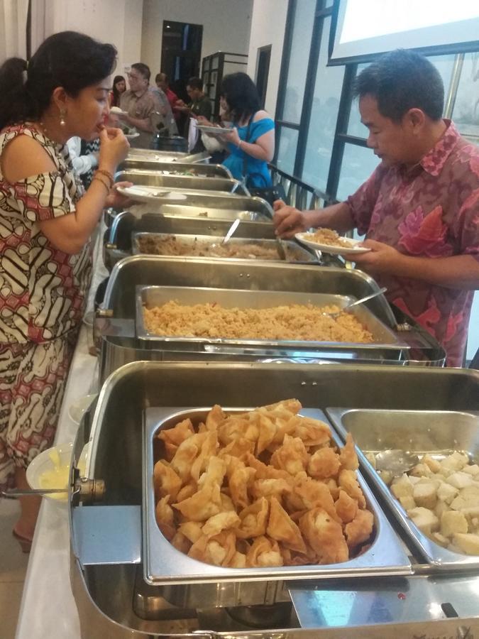 Queen City Hotel Banjarmasin Banjarmasin  Ngoại thất bức ảnh