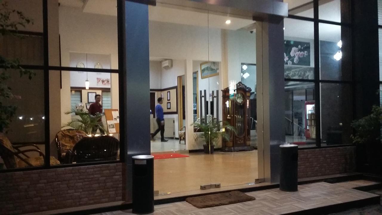 Queen City Hotel Banjarmasin Banjarmasin  Ngoại thất bức ảnh