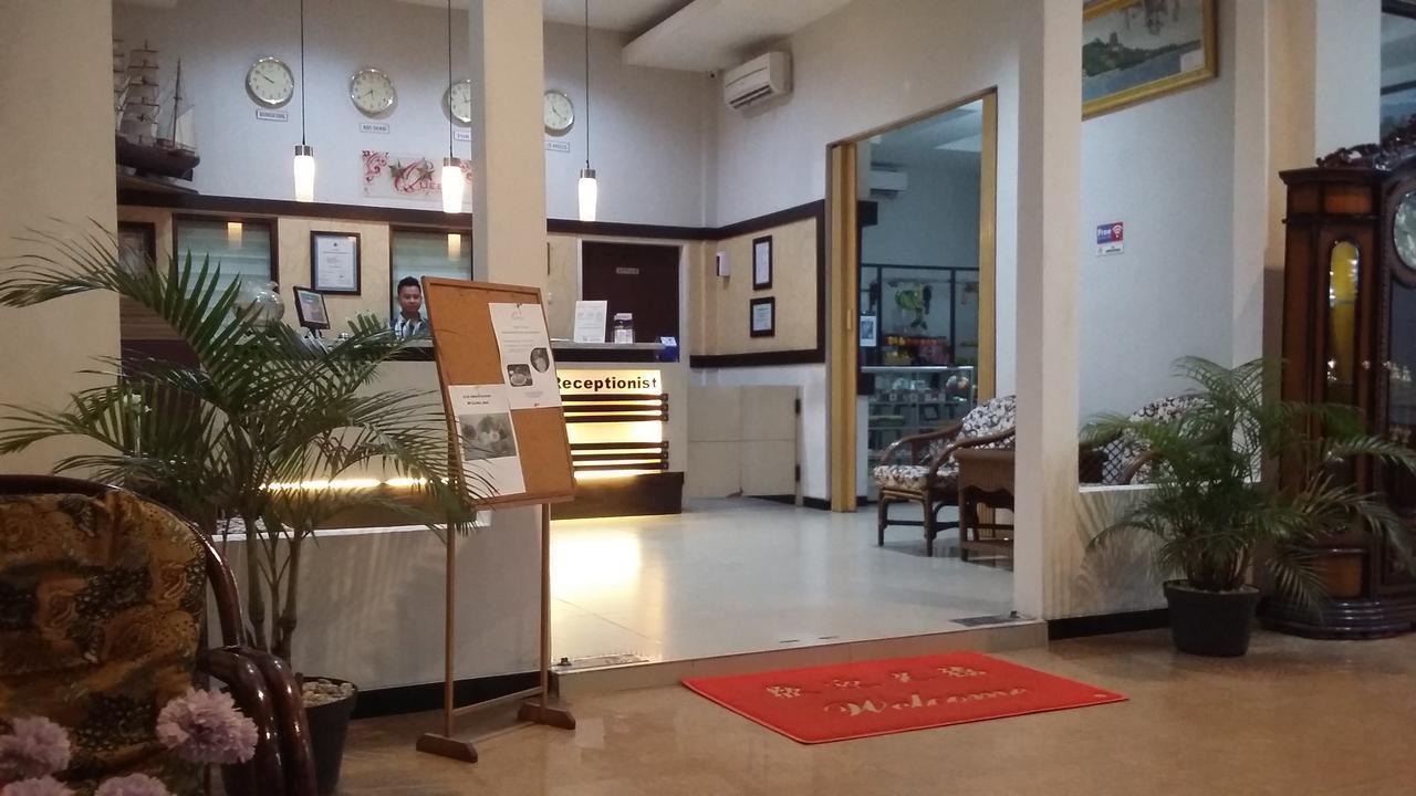 Queen City Hotel Banjarmasin Banjarmasin  Ngoại thất bức ảnh