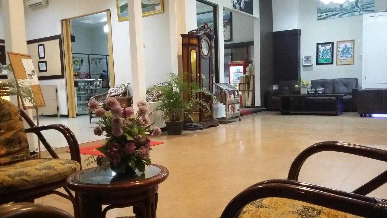 Queen City Hotel Banjarmasin Banjarmasin  Ngoại thất bức ảnh